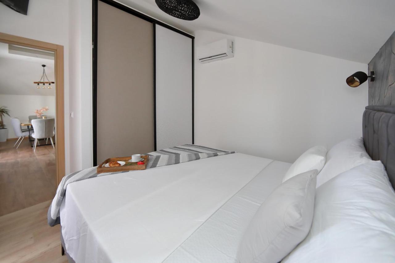 Luxury Apartments Monika Near The Sea With Private Parking บาร์บินเย ภายนอก รูปภาพ