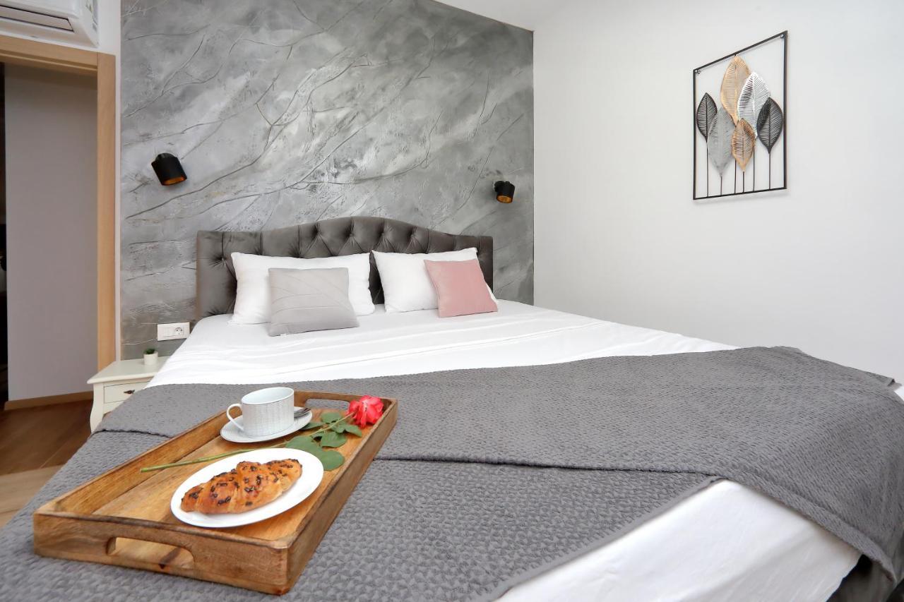 Luxury Apartments Monika Near The Sea With Private Parking บาร์บินเย ภายนอก รูปภาพ