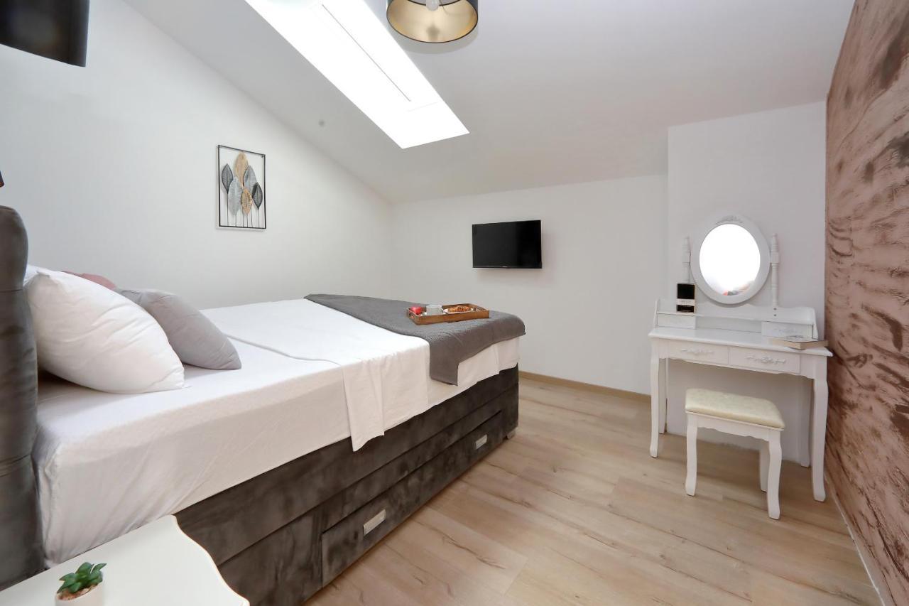 Luxury Apartments Monika Near The Sea With Private Parking บาร์บินเย ภายนอก รูปภาพ