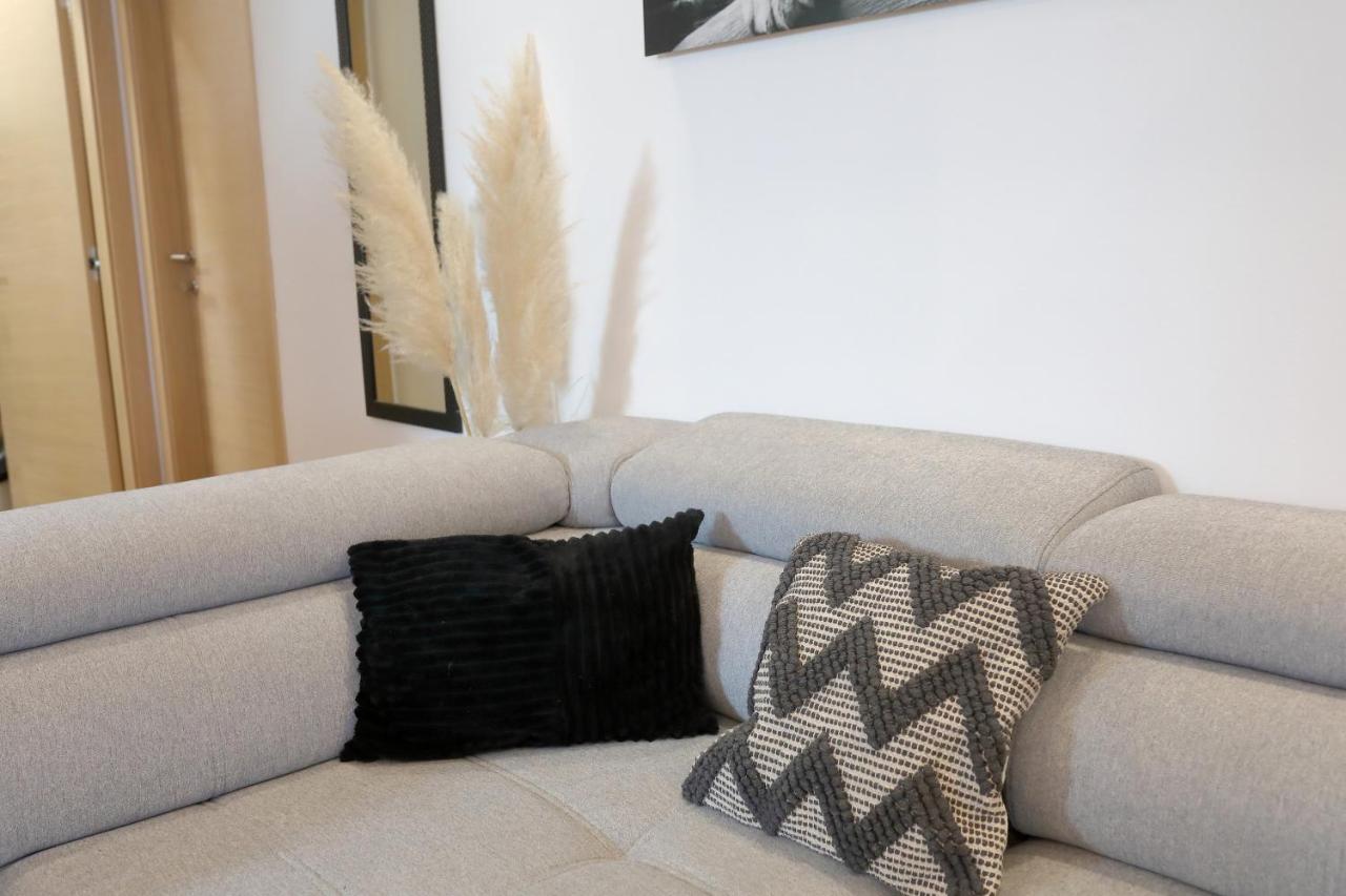 Luxury Apartments Monika Near The Sea With Private Parking บาร์บินเย ภายนอก รูปภาพ