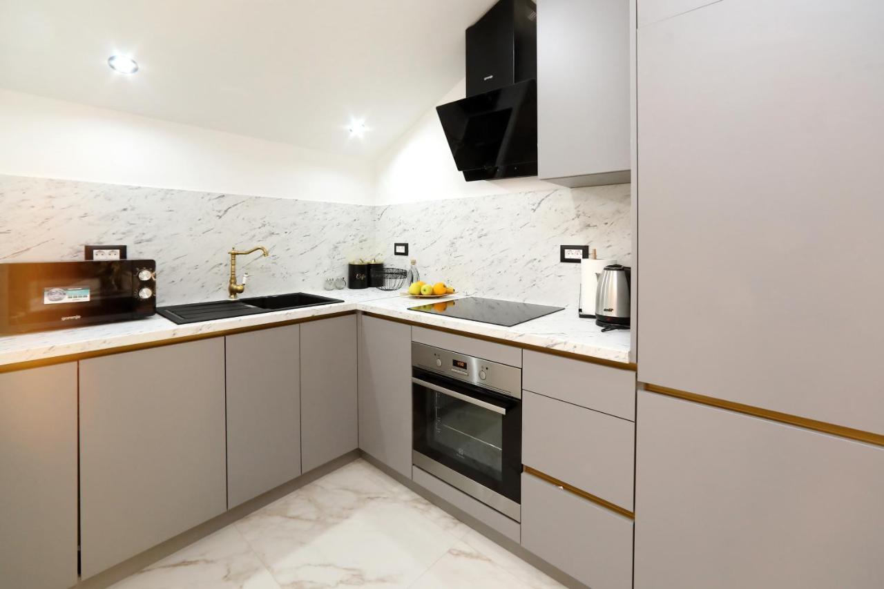 Luxury Apartments Monika Near The Sea With Private Parking บาร์บินเย ภายนอก รูปภาพ